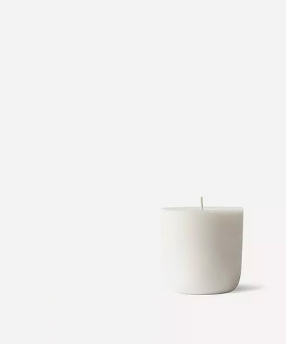 Cashmere 12oz Rustic Translucent Candle - A loving fragrance that comforts and perfectly blends warm, wood and sweet notes.